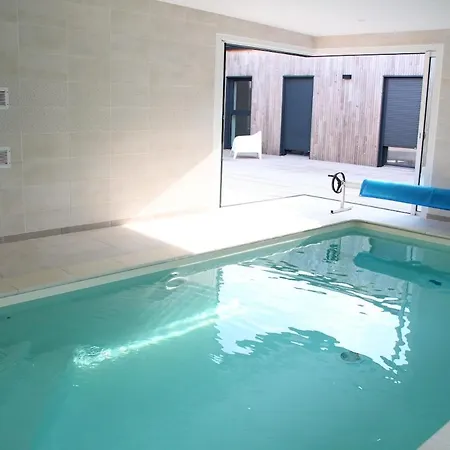 فيلة Wax - Pool & Surf